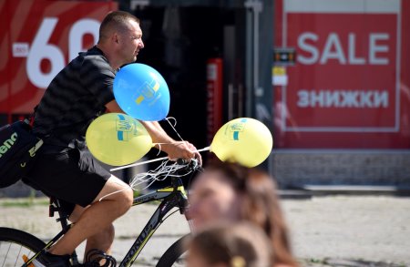 Музичні вітання з Днем Незалежності лунали в центрі Ужгорода