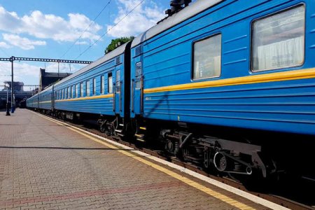"Укрзалізниця" припинила продаж квитків на деякі поїзди
