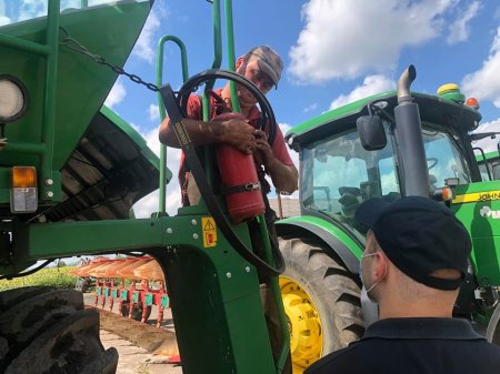 Мукачівські рятувальники здійснюють огляд місць збирання та зберігання врожаю