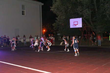 Юні ужгородські баскетболісти провели гру у темряві (фото)