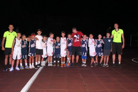 Юні ужгородські баскетболісти провели гру у темряві (фото)