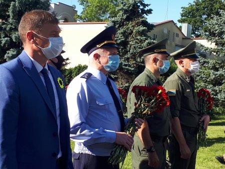 Рятувальники Закарпаття вшанували пам`ять тих, хто віддав своє життя захищаючи незалежність України