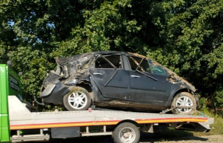 Жахлива аварія на Мукачівщині: автівка перетворилася на металобрухт (ФОТО)