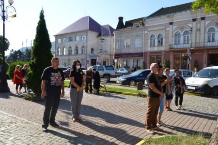 У Тячеві відбувся мітинг - реквієм до Дня пам'яті загиблих захисників України 