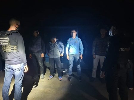 Поблизу кордону зі Словаччиною затримали четверо громадян Узбекистану