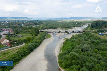 Будівництво тривалістю 16 років:  Коли завершать будівництво Буштинського моста на Тячівщині?
