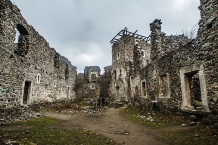 Розпочато реконструкцію замку 15 століття (відео)