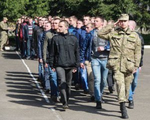 В Україні готуються до осіннього призову: кого забиратимуть в армію