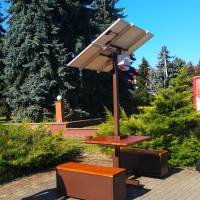 В Тячеві сьогодні встановили Лавку майбутнього (фото)