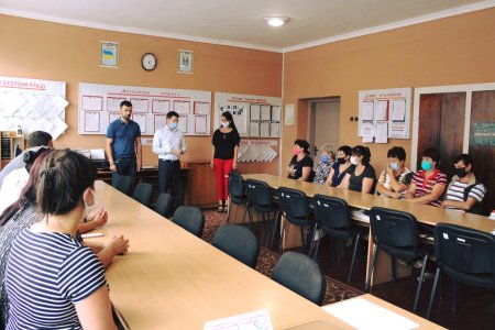 Голова Виноградівської райради Віталій Любка представив нових директорів у двох закладах освіти
