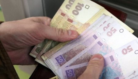 Українцям почали виплачувати підвищені пенсії: у кого і на скільки зросли виплати