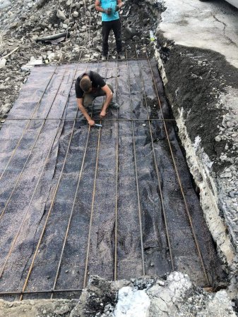 На Рахівщині ремонтують міст який  зруйнував паводок