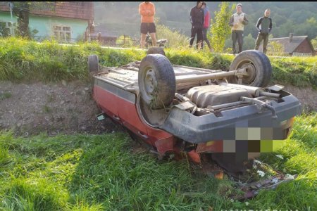 На Рахівщині двоє неповнолітніх викрали автомобіль, на якому потрапили в ДТП