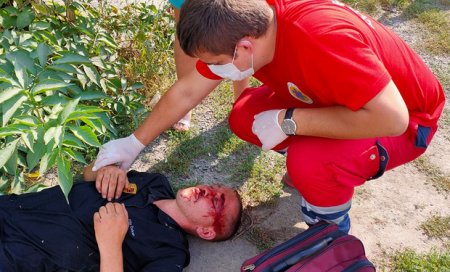 Конфлікт з охоронцями: на ринку в Ужгороді жорстоко побили людину (фото)