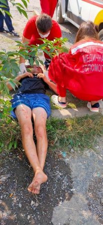 Конфлікт з охоронцями: на ринку в Ужгороді жорстоко побили людину (фото)