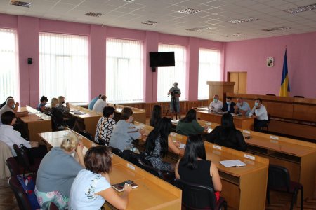 У у Виноградівській районній раді відбулася нарада щодо створення опорних шкіл