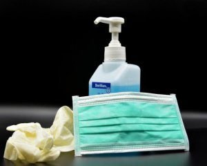 З’ясували, як довго Covid-19 може залишатися на телефоні та грошах