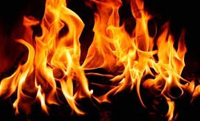 В Ужгороді у багатоповерхівці горіла квартира (фото)