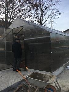 В одній зі шкіл Мукачева будують ботанічний сад (фото)