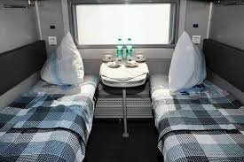 Укрзалізниця тимчасово відновлює курсування поїзда з Миколаєва до Рахова