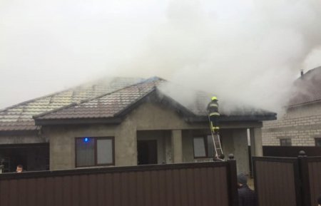 Пожежа у Тячеві: горів житловий будинок