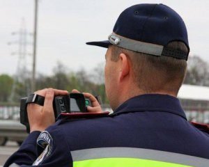 Подарунок під ялинку — поліція не чіпатиме авто на єврономерах