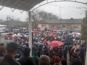 На Закарпатті провели новий протест через ціни на газ: Шмигаль доручив СБУ почати перевірки