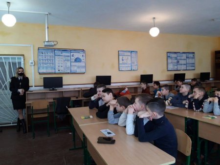 Поліцейські Тячівщини допомагають дітям з вирішенням їх проблем