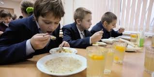 Через неповноцінне харчування у школах, діти мають пошушення ШКТ (відео)