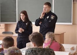 Патрульні в Ужгороді провели для школярів лекції, щоб підвищити їх рівень безпеки