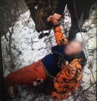 Тячівські поліцейські врятували чоловіка, який тонув у річці (фото)