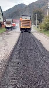 Цьогоріч відновили ремонтні роботи на дорозі Н-09 у селі Луг на Рахівщині