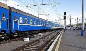 "Укрзалізниця" продовжить запускати спецрейси до "червоного" Закарпаття