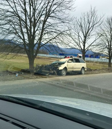 На Тячівщині ДТП: автомобіль опинився на даху (фото)