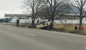 При в'їзді в Тячево сталася ДТП: що відомо (ФОТО)