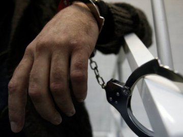 На Закарпатті двоє неповнолітніх братів пограбували ветеринарну аптеку