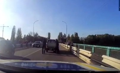 Патрульні роти ТОР допомогли водієві, у якого вийшло з ладу авто