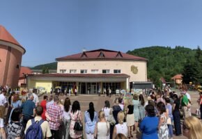 У Рахові відбулися урочистості з нагоди 25-ї річниці Конституції України та 72-ї річниці входження Закарпаття до складу України (ФОТО)