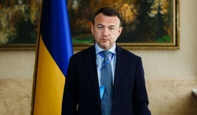 Голова закарпатської облради Олексій Петров не зможе повернутися на Батьківщину