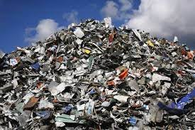 Захаращені кладовища шокують  закарпатців (ВІДЕО)