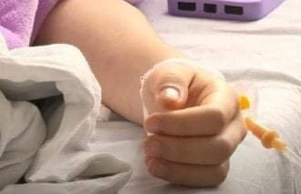 Небезпечне захворювання: на Закарпатті шукають контактних осіб хворої дівчинки