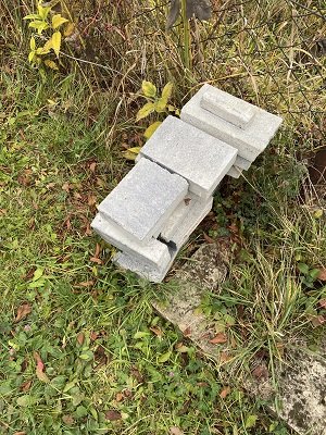 В області пошкодили могилу знаного закарпатця