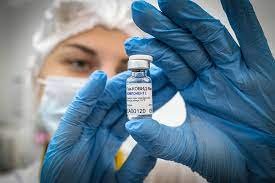 Почали діяти нові правила: понад 600 щеплень виконали на залізничному вокзалі в Ужгороді