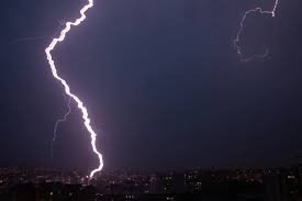 Гримить та блискає: на Рахівщині справжня буря