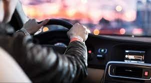 В Ужгороді п'яний водій на "Шкоді" протаранив будинок, в якому спали люди (Відео)