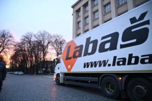 Словаччина передала Закарпаттю 13 тонн гуманітарної допомоги (ФОТО)