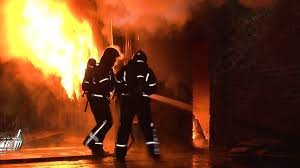 В Мукачеві горів шиномонтаж