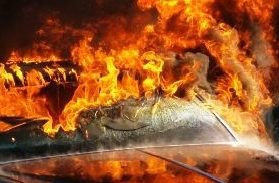 На Рахівщині  на ходу загорівся автомобіль