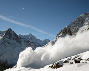 У горах лавина накрила туристів: загинули щонайменше четверо