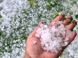 Сусідню із Закарпаттям область накрило градом (ВІДЕО)